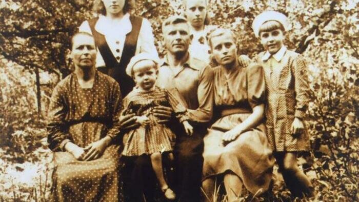 Землячка искала отца,  а нашла брата