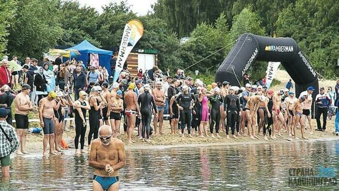 Заплывы проходят в море, озерах и канале