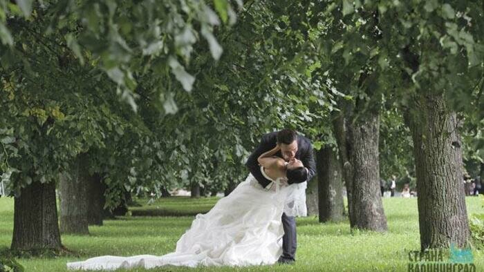 Бассейны уже  работают, рестораны – нет