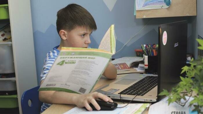 Задания  в конвертах  и учителя-актеры