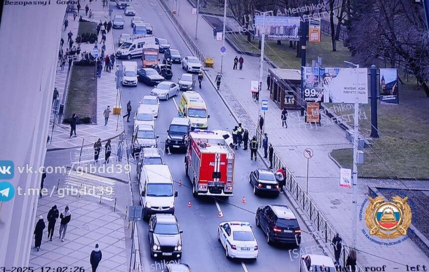 На Гвардейском проспекте около «Европы» столкнулись шесть машин, приехали скорая и пожарные  - Новости Калининграда | Фото: ГАИ Калининградской области 