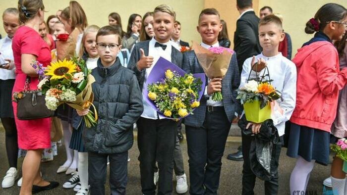 Мальчишек за партой больше, чем девчонок