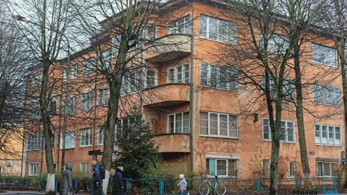 Здание бывшей поликлиники на Расковой решено пока не продавать 