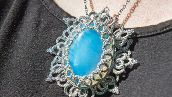 Украшения из кружев