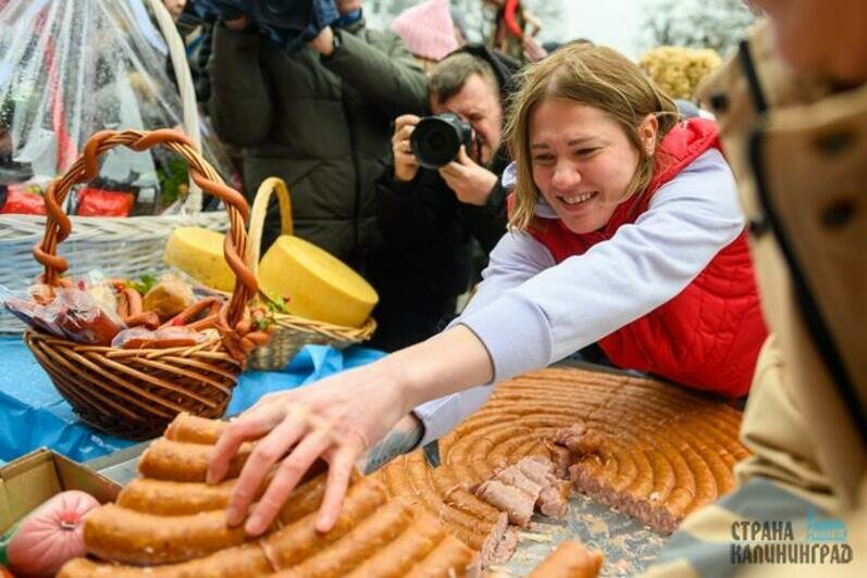 Длинная гостья: как в Калининграде прошел вкусный праздник