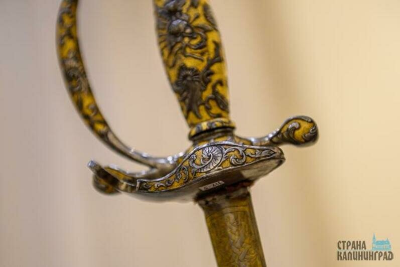 В Калининград привезли шпагу императрицы