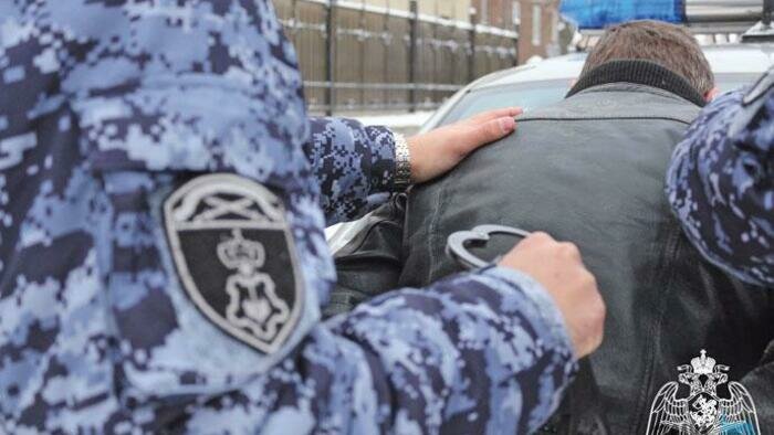 На Сельме мужчины устроили стрельбу из автомата 