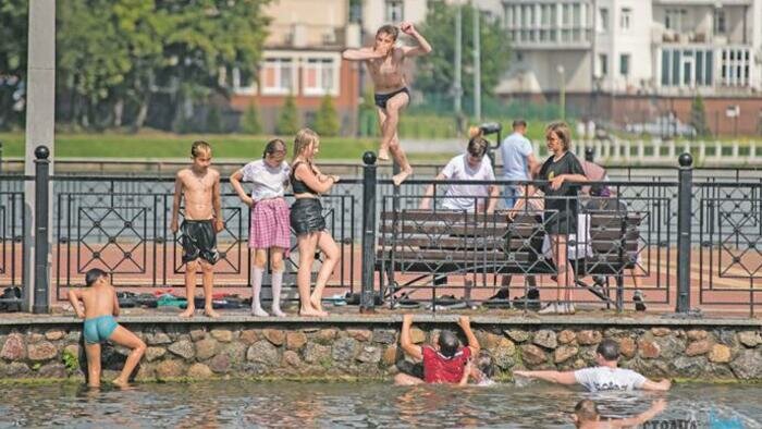 Купальщиков уже штрафуют 