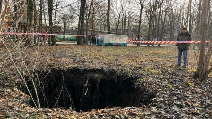 В Калининграде борются с ямами на дорогах 