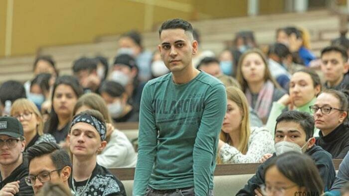 Иностранные студенты уезжают?