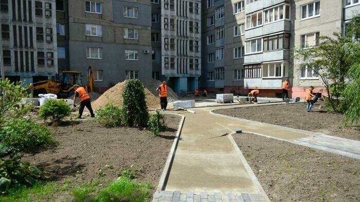 Детские площадки проиграли парковкам