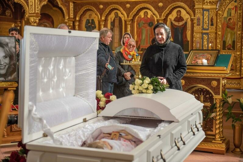 Прощание с Александрой Яковлевой