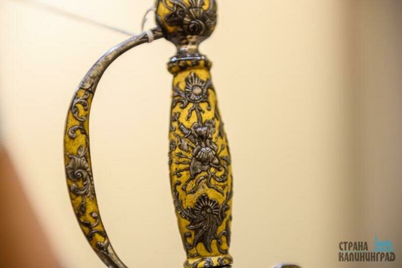 В Калининград привезли шпагу императрицы