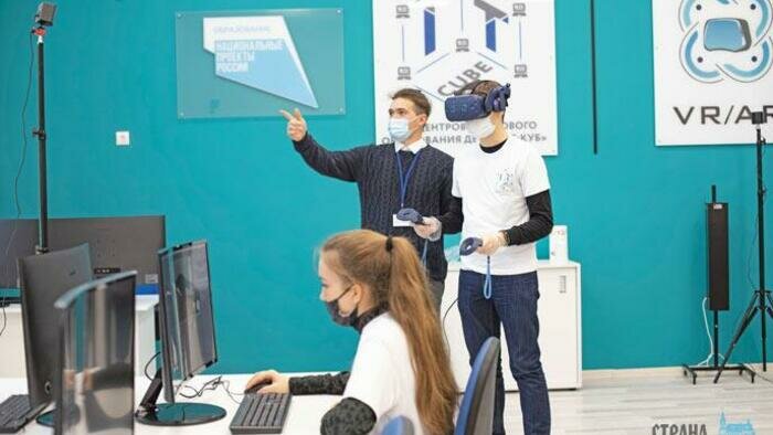 Скоростной интернет есть  в большинстве школ области