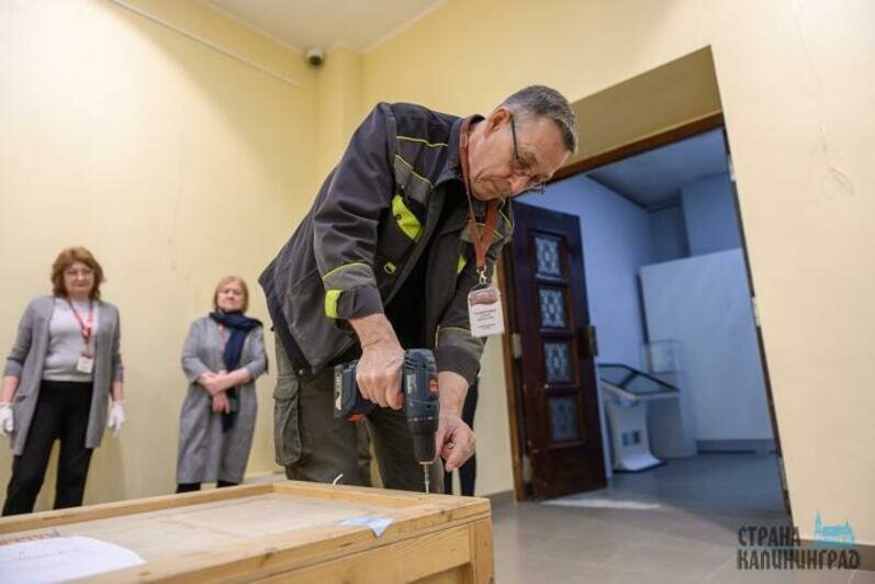 В Калининград привезли шпагу императрицы