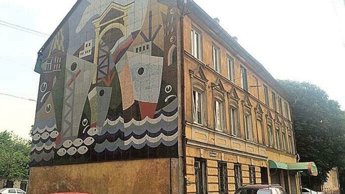 Мозаику придется заменить