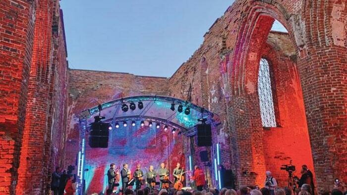 Классика в кирхе под пение птиц 