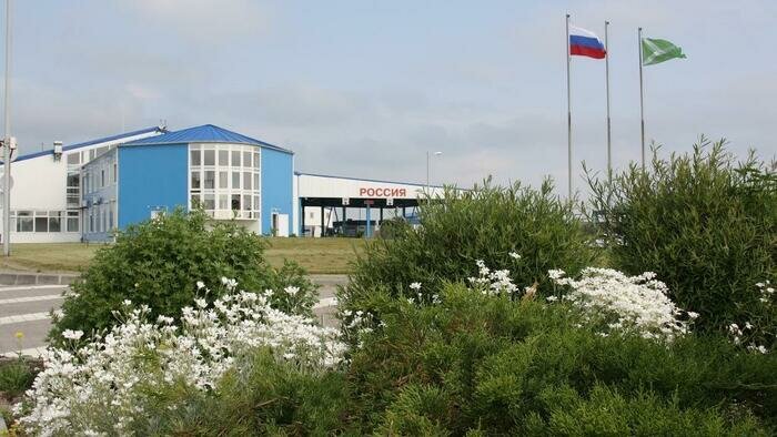 Соседи запретили въезд  российским автомобилям