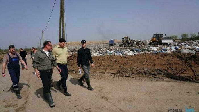 Губернатор Антон Алиханов поручил найти источник зловония в Советске и попросил местных жителей писать ему лично