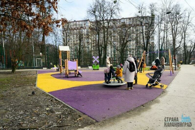 На Летнем озере появились качели
