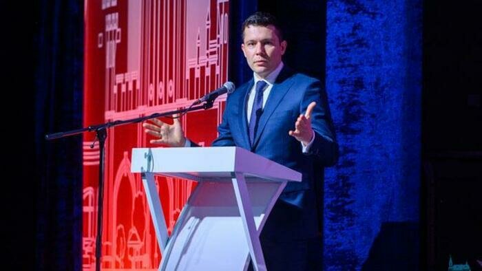 Антон Алиханов срочно улетел в Москву