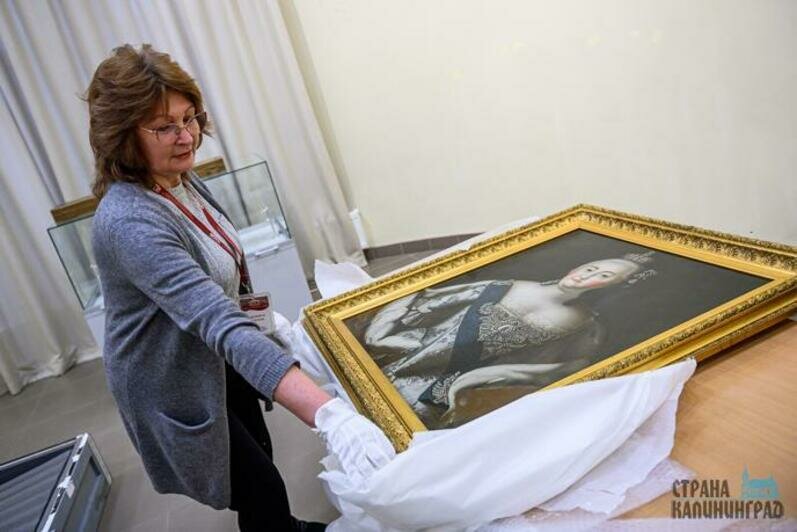 В Калининград привезли шпагу императрицы