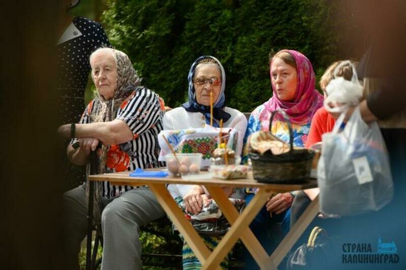 Праздничные службы и освящение снеди прошли по всей области