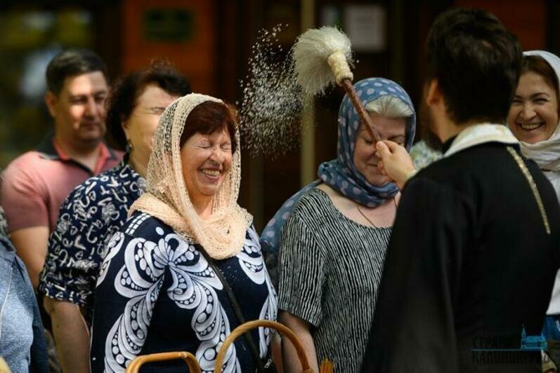 Праздничные службы и освящение снеди прошли по всей области