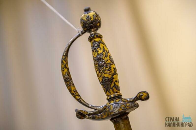 В Калининград привезли шпагу императрицы