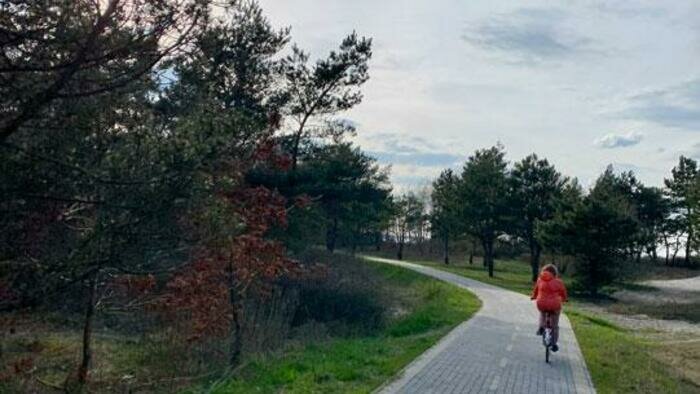 По велодорожке у моря уже можно ездить