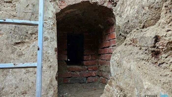 В замке «Георгенбург» нашли подвалы без клада