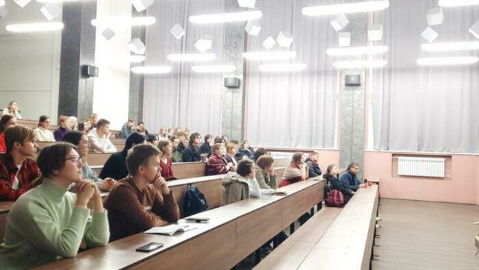 Лекция о взаимосвязи биоинформатики и экологии касалась проблем человечества