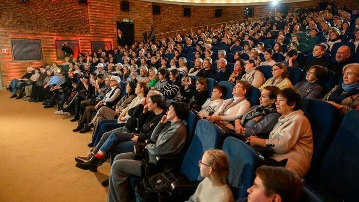«От 2025 года жду ясности»: как прошла в Калининграде творческая встреча с актрисой  Диной Корзун 