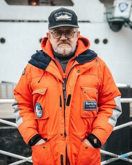 Художник Виктор Кобзев