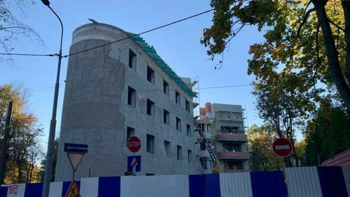 Поликлиника на Расковой примет пациентов следующей осенью. Больницу по соседству хотят отремонтировать