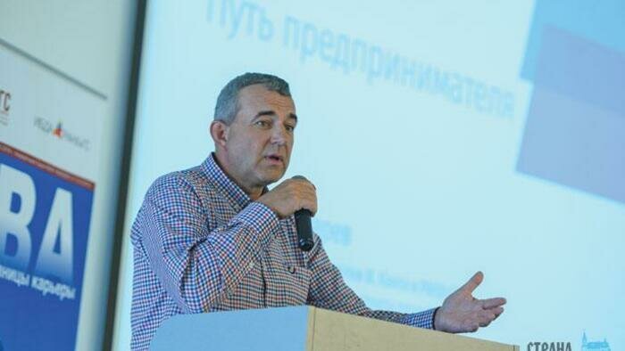 Рецепт успеха: мало спать, много работать