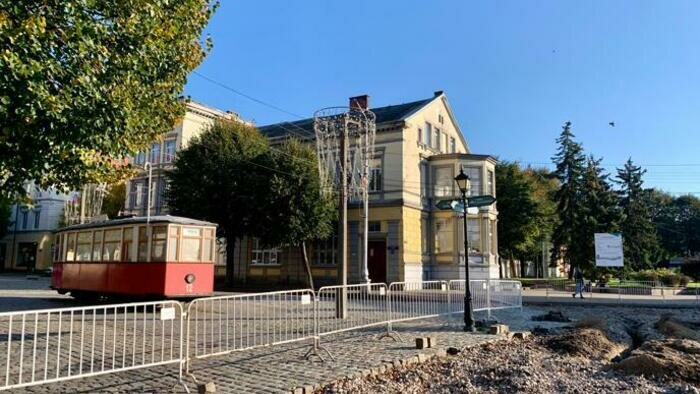 В Советске начали создавать «Музей под открытым небом». Сейчас работы идут на городской площади