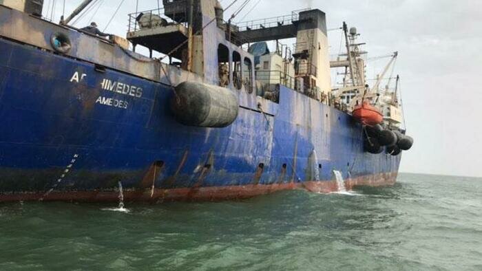 «Еды осталось мало, в судне течь» 