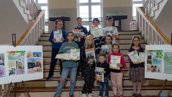 Юные калининградцы передали музею семейные реликвии