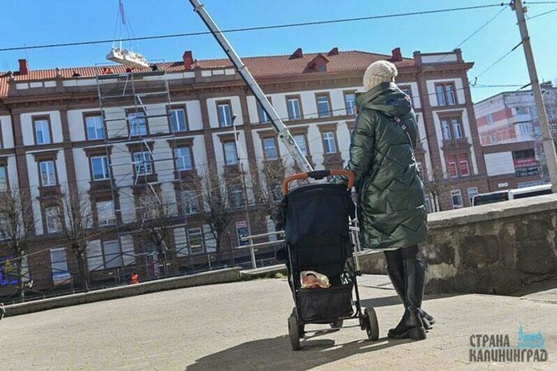 На крышу вернулись скульптуры 