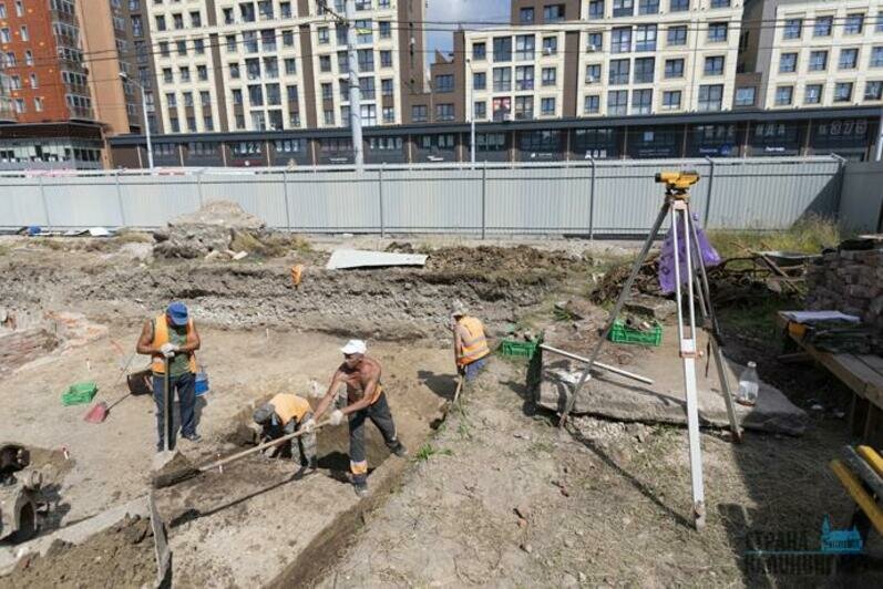Здесь был Россгартен: археологи у площади Василевского