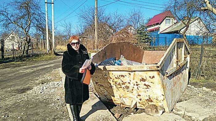 Барханы на променаде  и бизнес под мусором