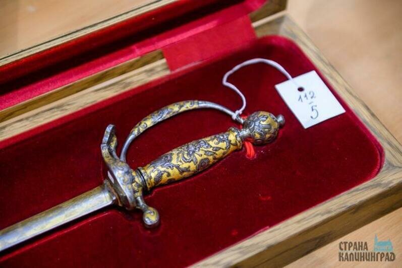 В Калининград привезли шпагу императрицы