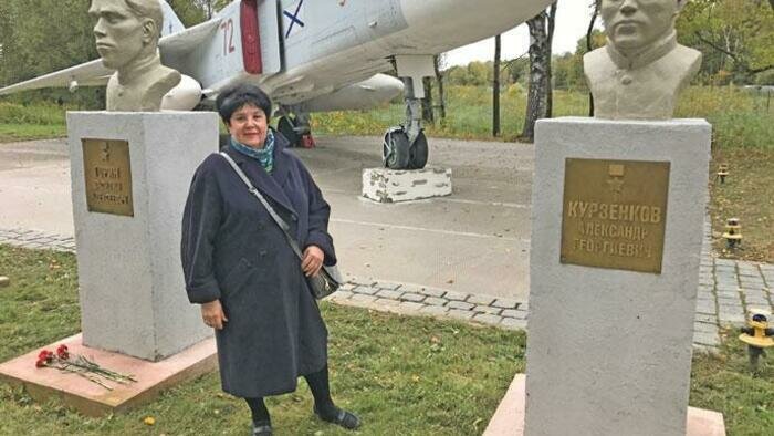 «У летчиков на мундирах пуговицы с женской стороны»