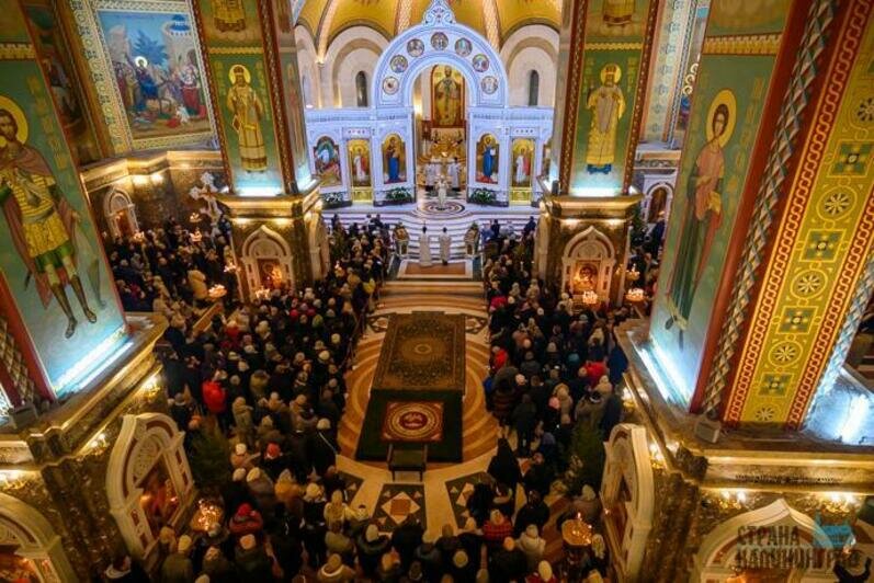 В калининградских храмах прошли ночные рождественские богослужения