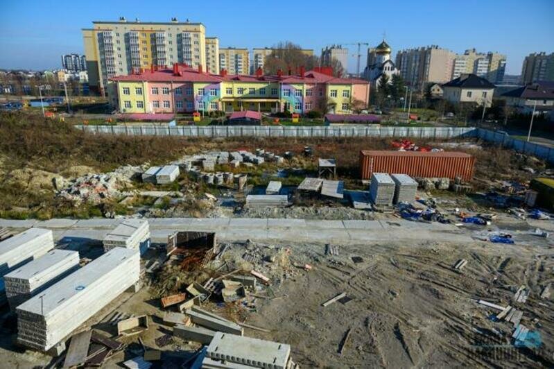 Опасный недострой стал местом игр для подростков 