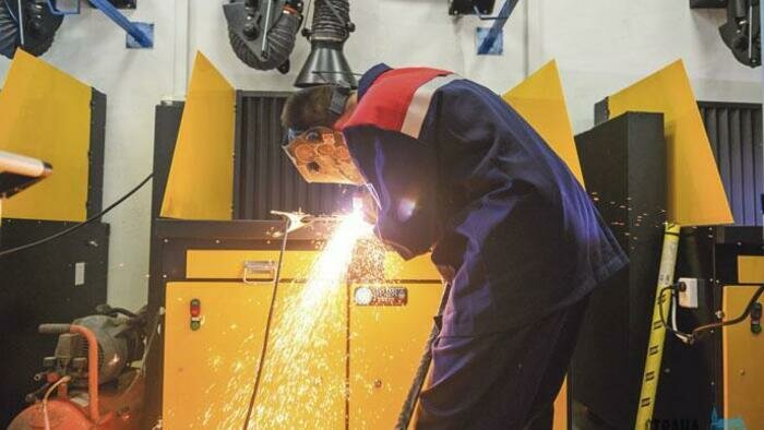 Больше половины девятиклассников в Калининграде идут получать профессию