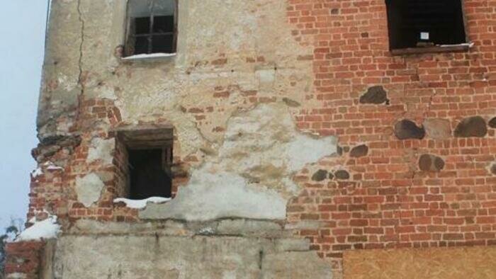 Старинную роспись на стене замка в Гурьевске восстановят