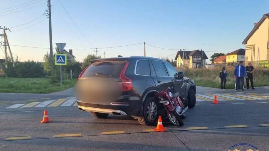 В Зеленоградске возбудили дело против водителя легковушки, который на перекрёстке влетел в мотоцикл  - Новости Калининграда | Фото: ГАИ Калининградской области 