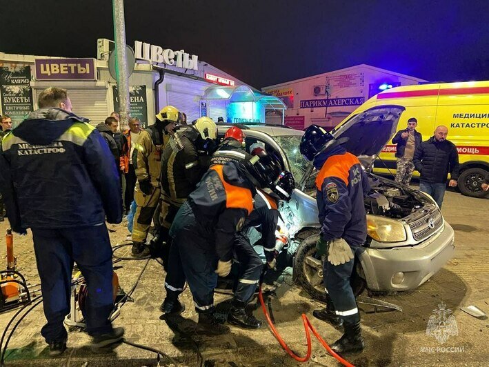 Женщину пришлось вырезать из окровавленной Toyota: стали известны подробности ДТП в Васильково - Новости Калининграда | Фото: пресс-служба МЧС по Калининградской области